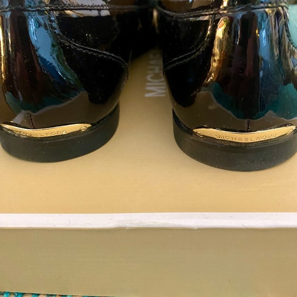 Michael Kors patent leather loafers size 7.5/38 women’s - Picture 5 of 15
